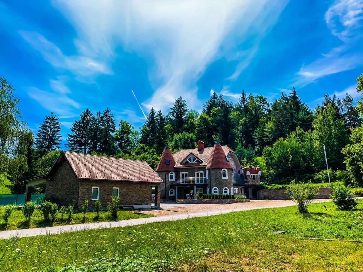 Отель Gladiaterra Castle Smrecje Экстерьер фото